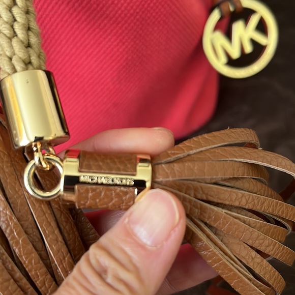 Micheal Kors red bag - Picture 3 of 8